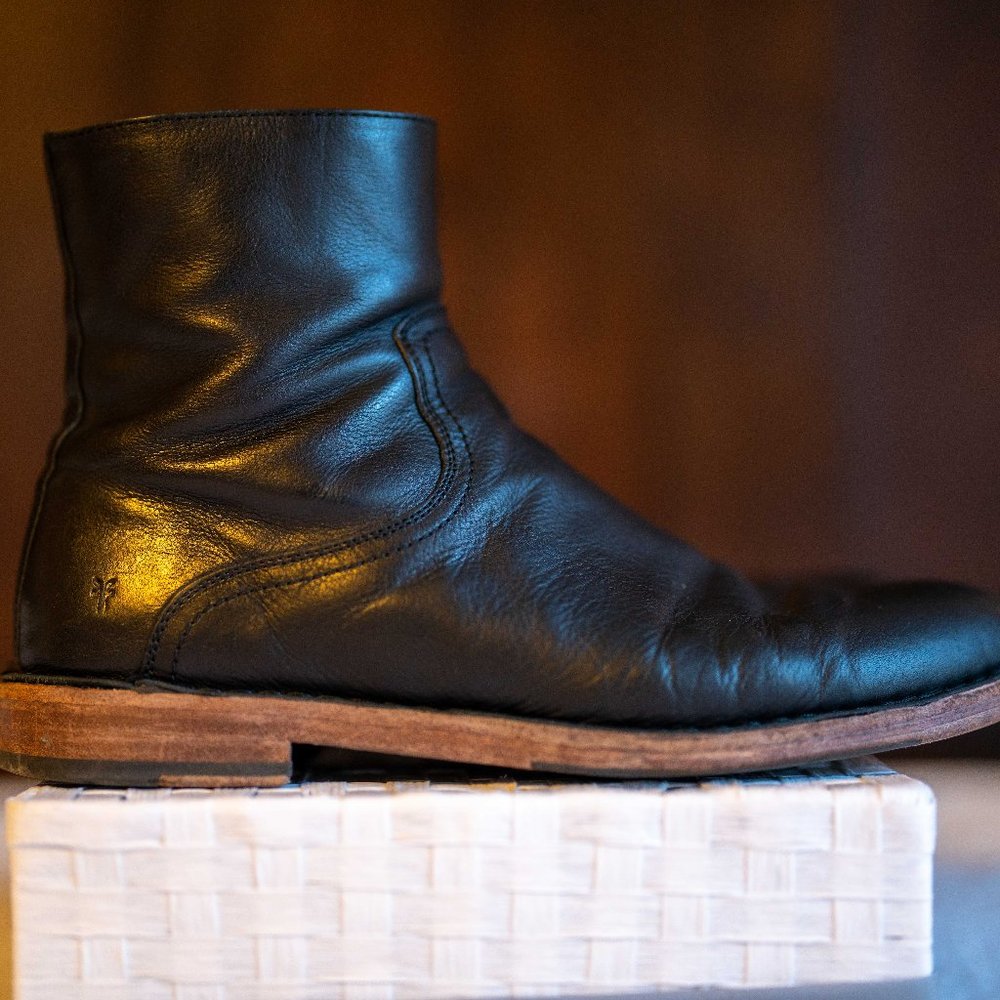 Frye Men’s Mark Inside Zip Boots Black Leather Size 9 EUC